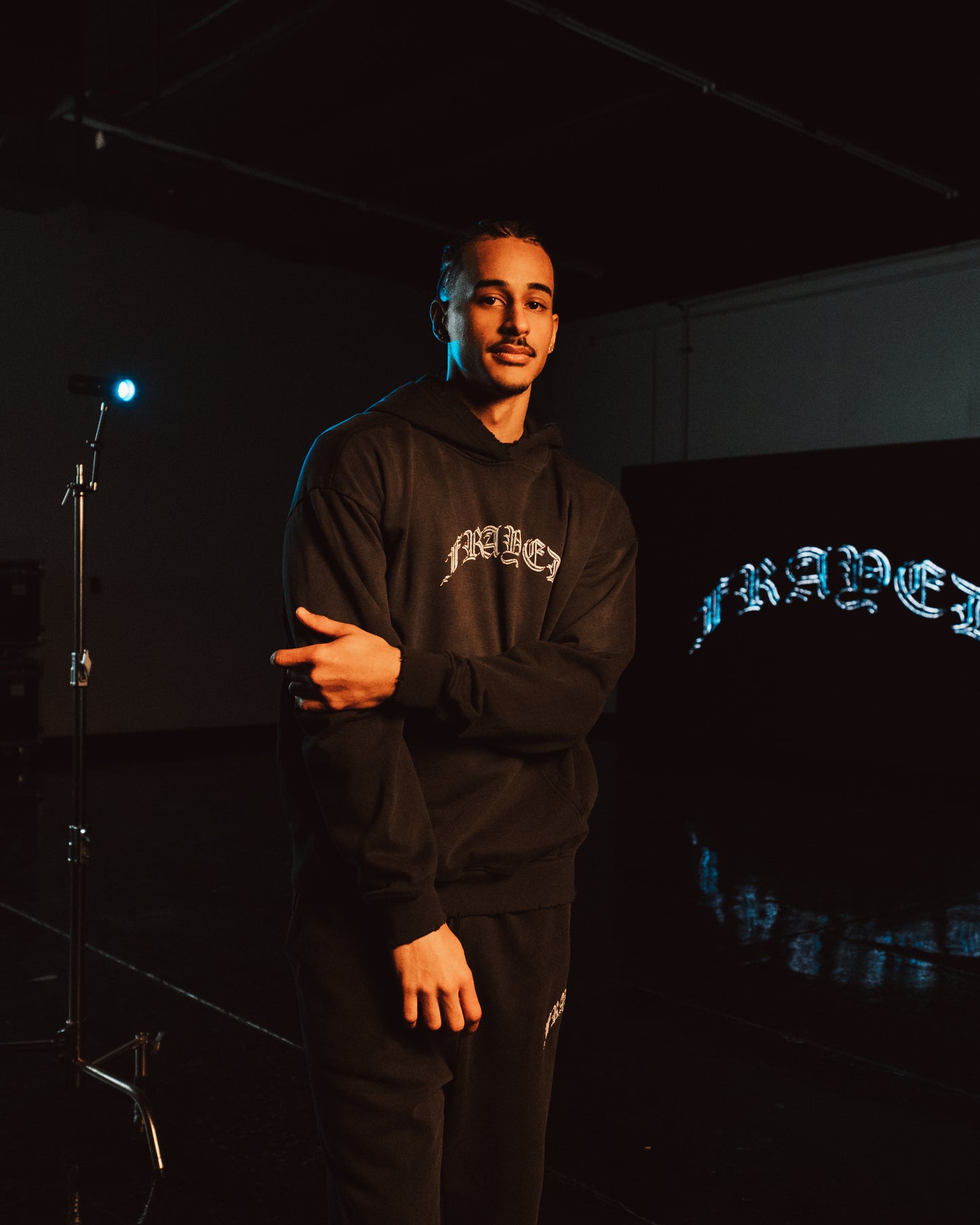 FRAYED ICEY BLUE GLOVE HOODIE